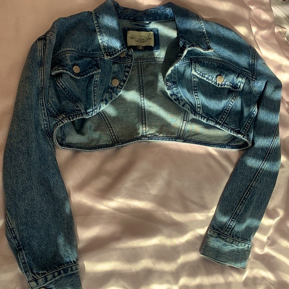 Ashley By 26 International 'Charm' Cropped Jean Jacket - Picture 1 of 5